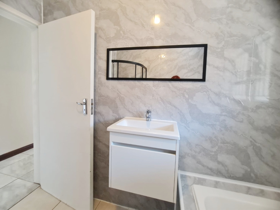 To Let 3 Bedroom Property for Rent in Melodie North West